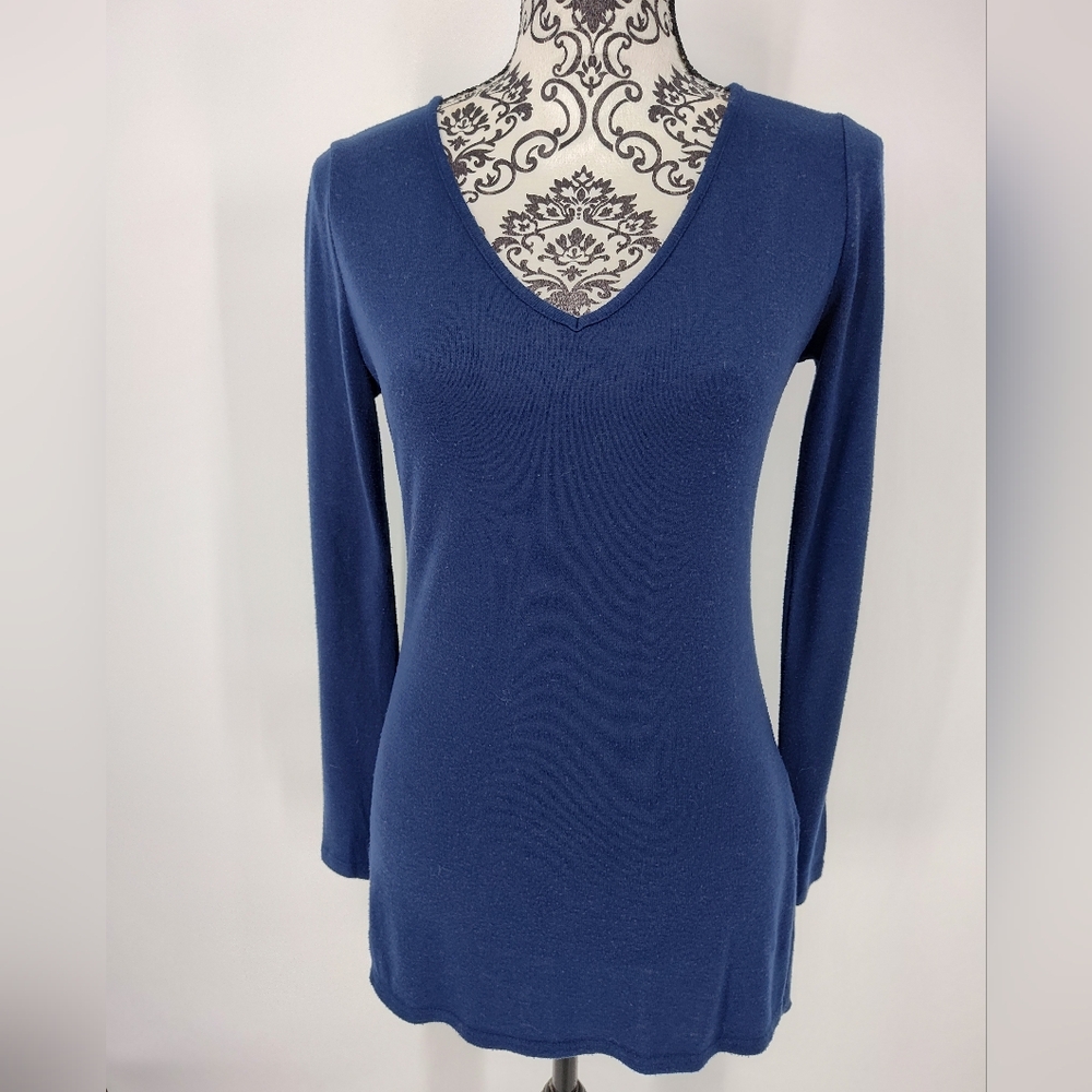 Ambiance Navy Long Sleeve V-Neck Knit Top Women's Medium